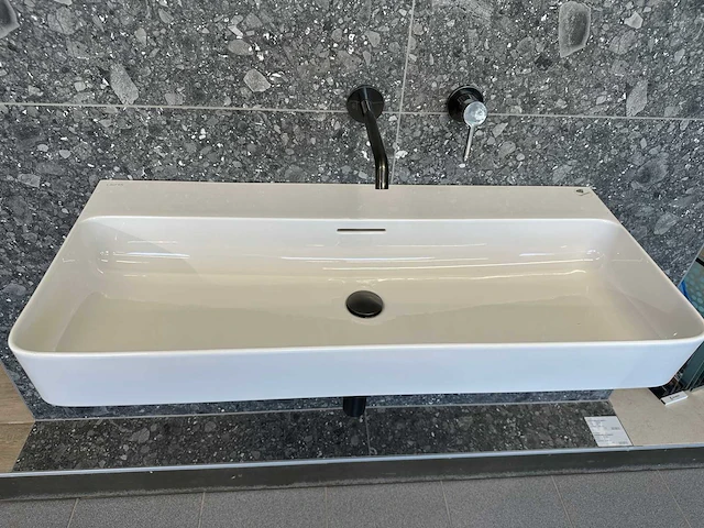 Laufen - fontein - afbeelding 1 van  4