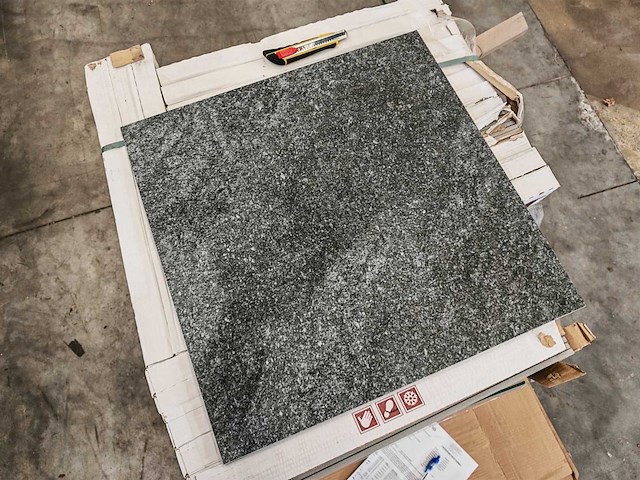 Lavigo pirin basaltgrijs mat vloertegel 60x60 cm 30,24 m² - afbeelding 2 van  9