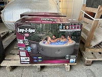 Lay-z-spa jacuzzi - afbeelding 1 van  2