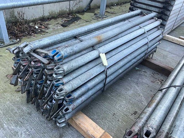 Layher liggers 150mm(59x) - afbeelding 1 van  3