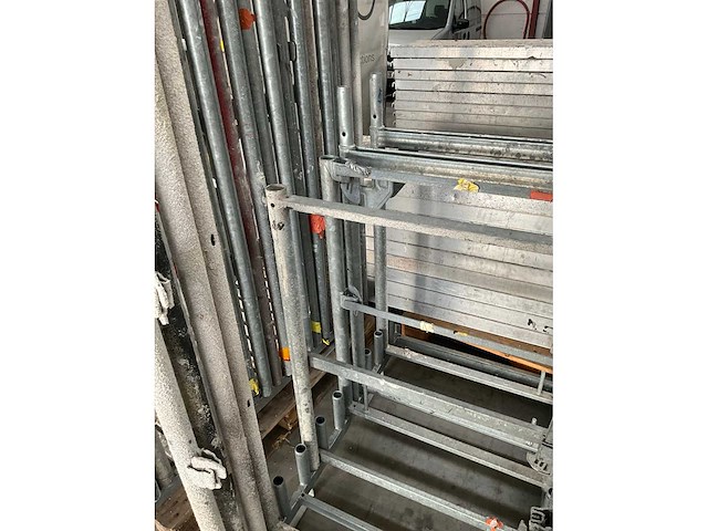 Layher staanders voor steigerstelling (28x) - afbeelding 4 van  10