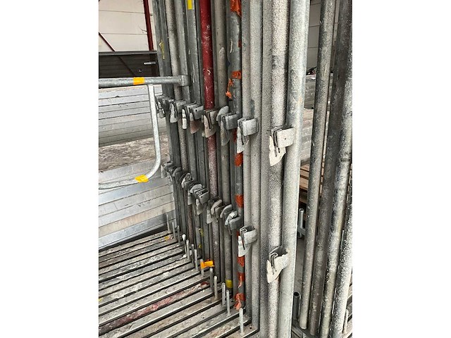Layher staanders voor steigerstelling (28x) - afbeelding 9 van  10