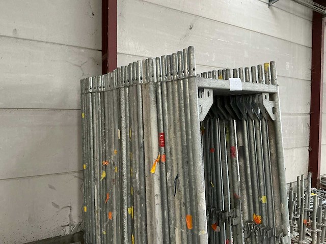 Layher staanders voor steigerstelling (36x) - afbeelding 3 van  9