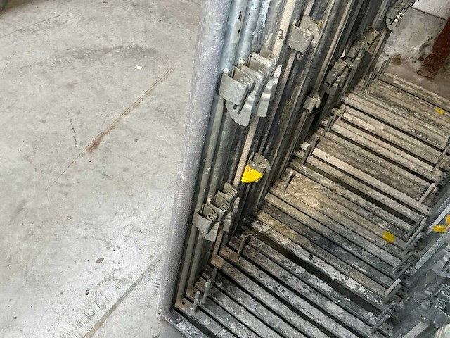 Layher staanders voor steigerstelling (36x) - afbeelding 7 van  9