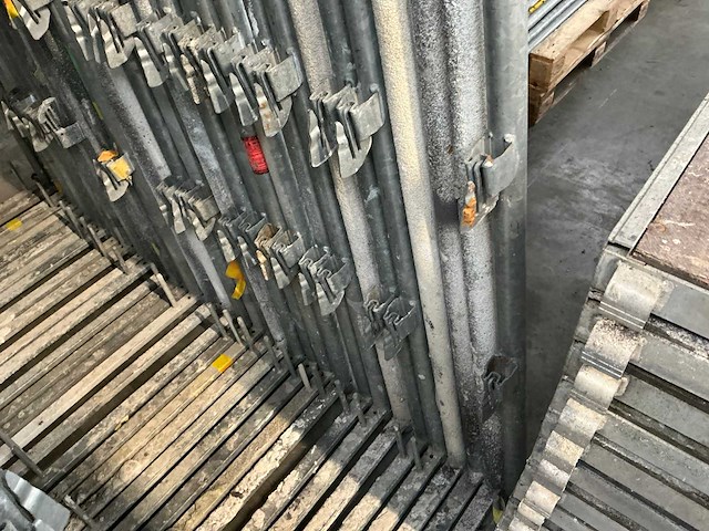 Layher staanders voor steigerstelling (36x) - afbeelding 8 van  9