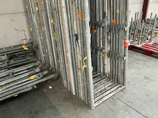 Layher staanders voor steigerstelling (36x) - afbeelding 4 van  9