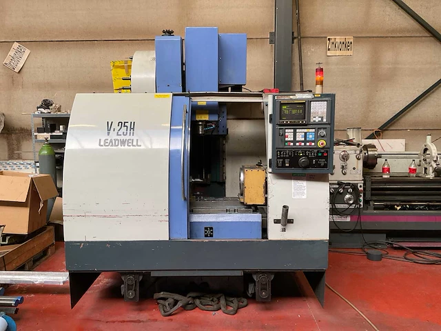 Leadwell v-25h cnc freesmachine - afbeelding 1 van  12