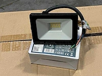 Led lamp 10 w (40x) - ongebruikt - afbeelding 1 van  4