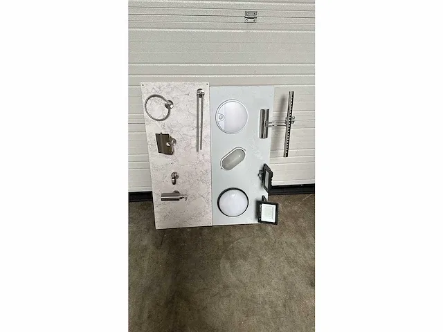 Led lichten en toilet accesoires - diversen - electronics - afbeelding 1 van  1