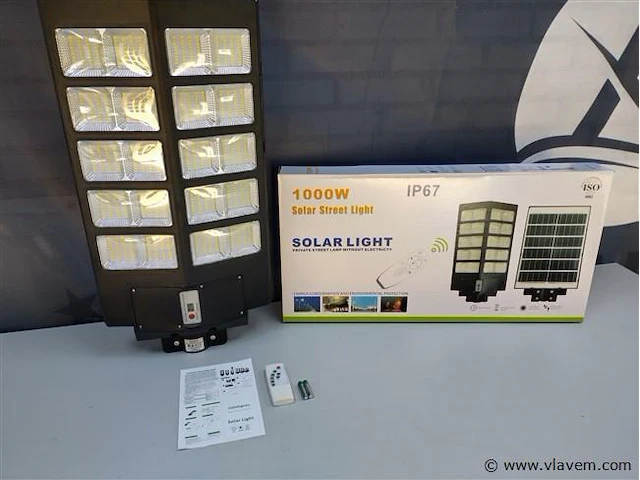 Led solarlamp straatlamp, met 1000 watt lichtopbrengst. nieuw in doos - afbeelding 1 van  15