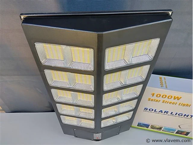 Led solarlamp straatlamp, met 1000 watt lichtopbrengst. nieuw in doos - afbeelding 8 van  15