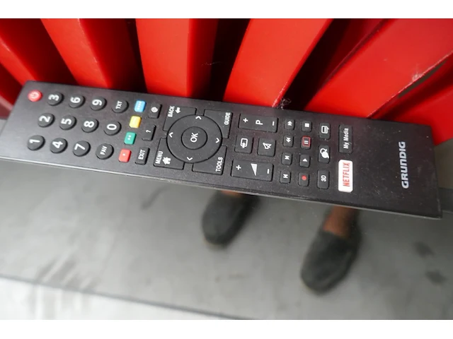 Led tv scherm grundig - afbeelding 3 van  4