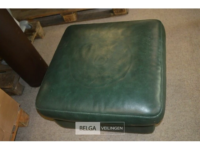 Lederen groene poef 67x67x40cm - afbeelding 2 van  3