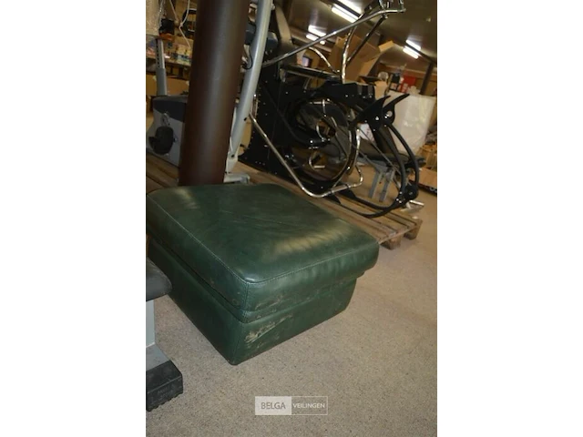 Lederen groene poef 67x67x40cm - afbeelding 3 van  3