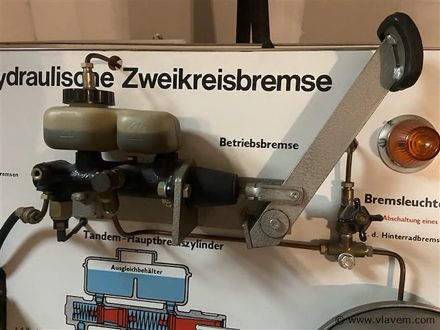 Leermodel schijf en trommelrem - afbeelding 3 van  3