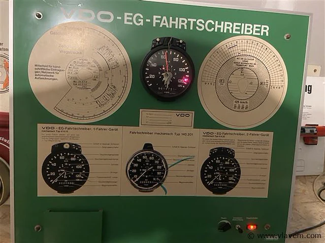 Leermodel vdo analoge tachograaf - afbeelding 1 van  4