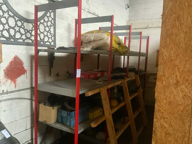 Legbordstelling met inhoud - afbeelding 1 van  11