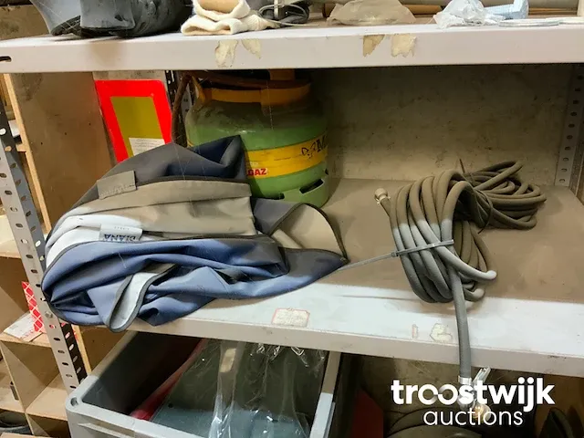 Legbordstelling met inhoud - afbeelding 3 van  5