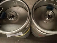 Lege biervaten - afbeelding 2 van  2