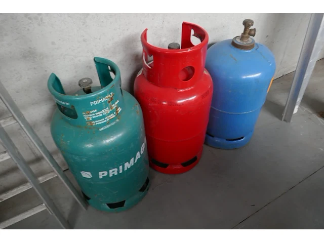 Lege gasflessen - afbeelding 2 van  2