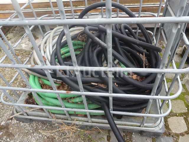 Lege ibc-tankkooi en inhoud - afbeelding 1 van  4