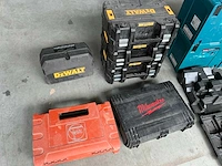 Lege koffers machines - afbeelding 5 van  5