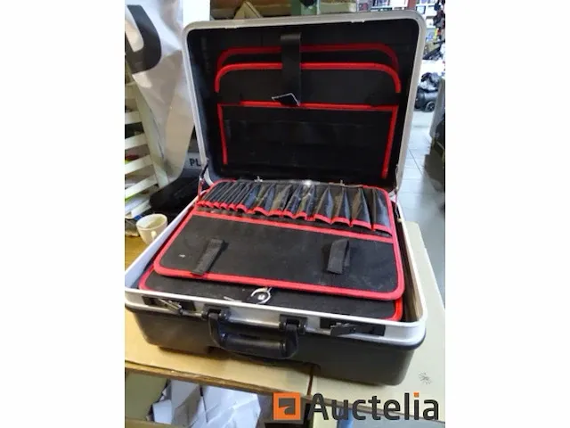 Lege roltafel met tools stier - afbeelding 1 van  9