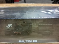 Leger jeep willys met aanhangwagen - afbeelding 2 van  2