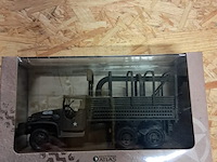 Leger vrachtwagen nieuw - afbeelding 1 van  1