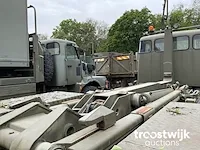 Legertruck met containerhaak - afbeelding 12 van  14