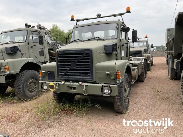 Legertruck met containerhaak - afbeelding 11 van  18