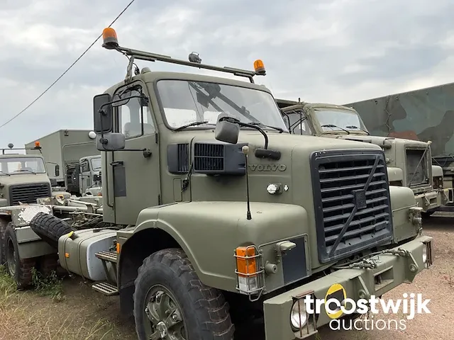 Legertruck met containerhaak - afbeelding 14 van  18