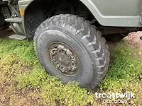 Legertruck met laadkraan - afbeelding 2 van  17