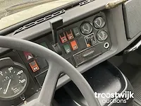 Legertruck met laadkraan - afbeelding 6 van  17