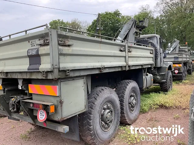 Legertruck met laadkraan - afbeelding 13 van  17