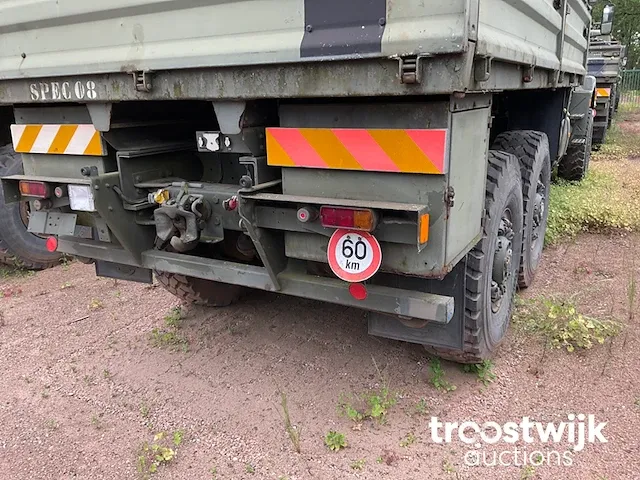 Legertruck met laadkraan - afbeelding 15 van  17