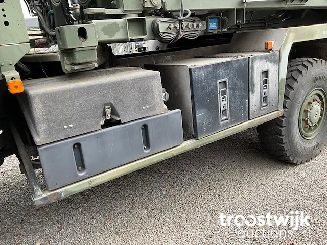 Legertruck - afbeelding 5 van  24