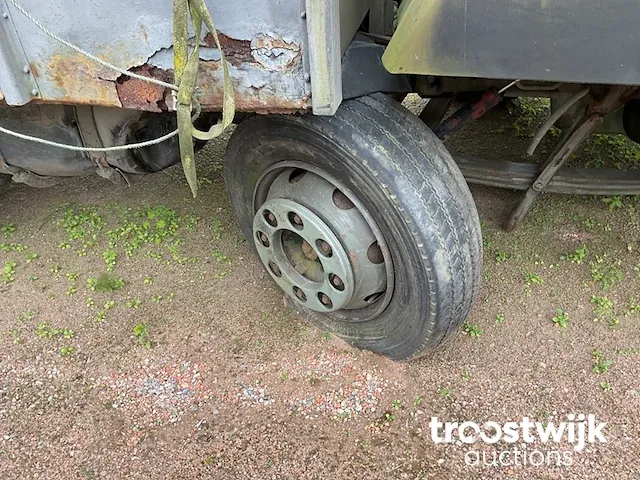 Legertruck - afbeelding 4 van  17