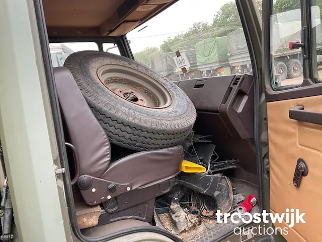 Legertruck - afbeelding 6 van  17