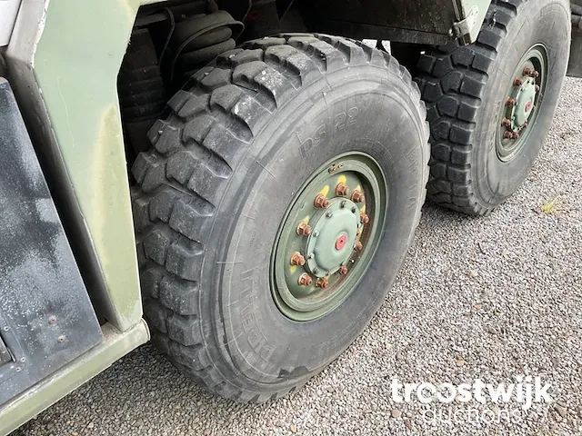Legertruck - afbeelding 3 van  21