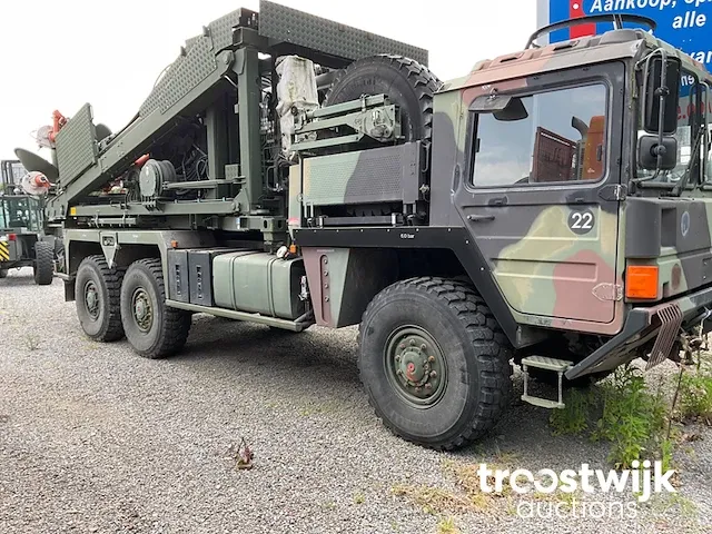 Legertruck - afbeelding 18 van  21