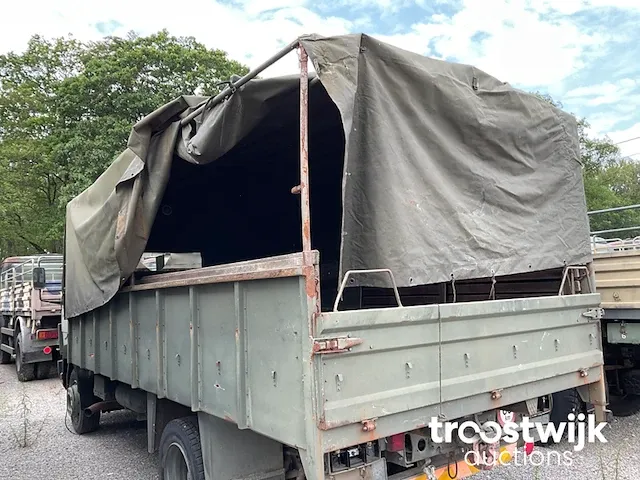 Legertruck - afbeelding 2 van  13