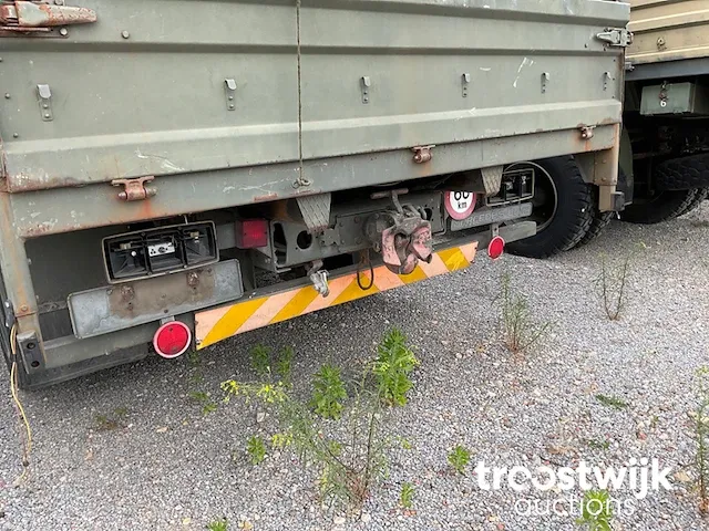 Legertruck - afbeelding 3 van  13