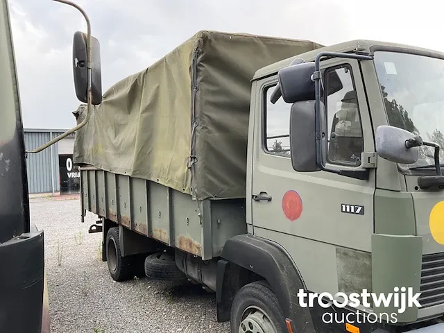Legertruck - afbeelding 9 van  13