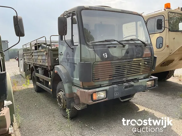 Legertruck - afbeelding 10 van  16