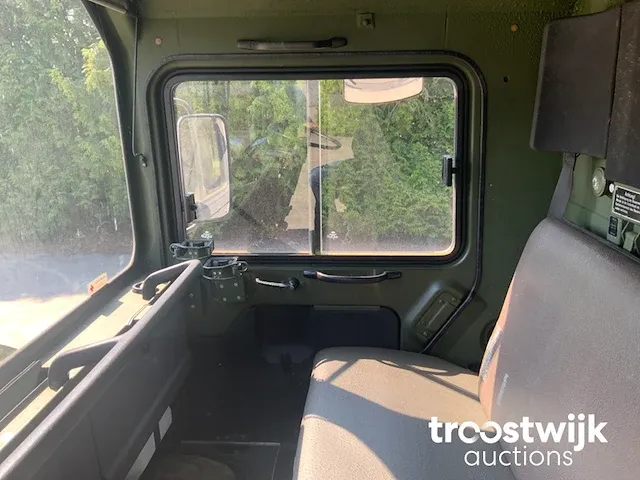Legertruck - afbeelding 15 van  43