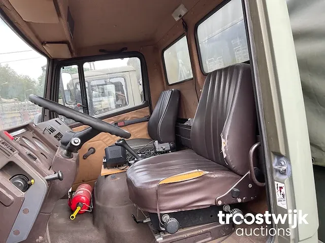 Legertruck - afbeelding 2 van  12