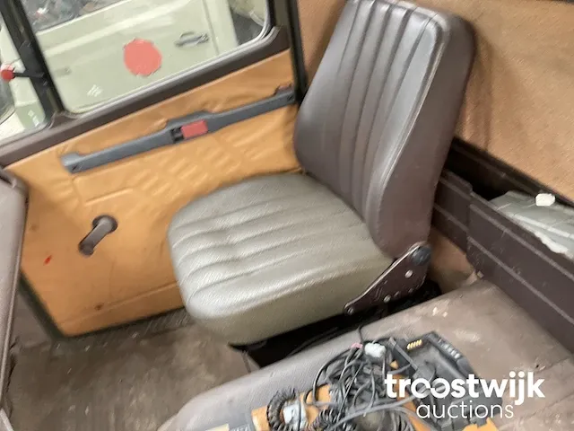 Legertruck - afbeelding 3 van  12