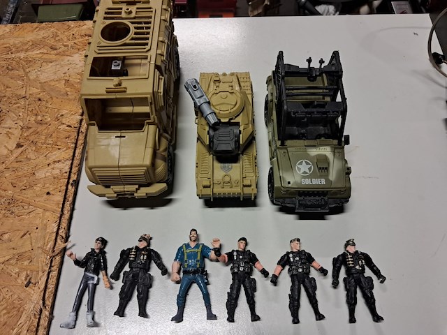 Legervoertuig 3 x met mannetjes 6 x - afbeelding 4 van  6