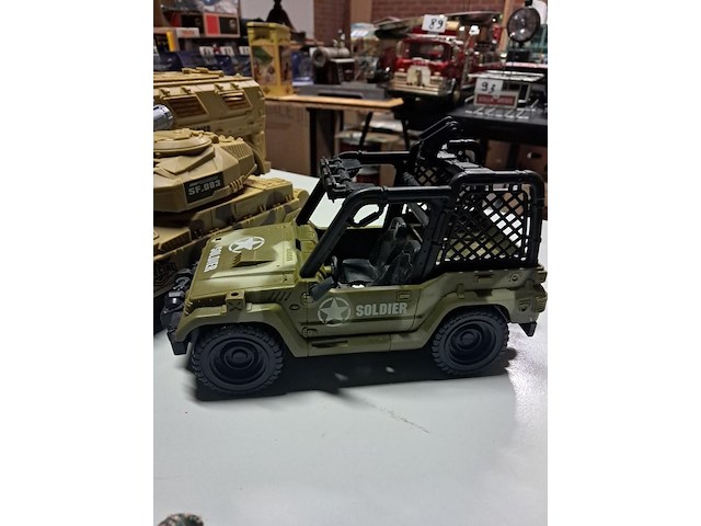 Legervoertuig 3 x met mannetjes 6 x - afbeelding 5 van  6